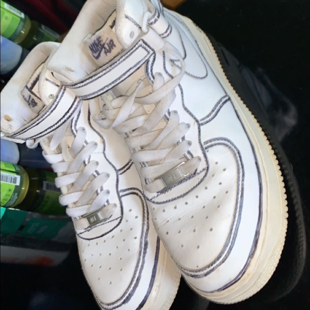 Nike airforces 1s mids